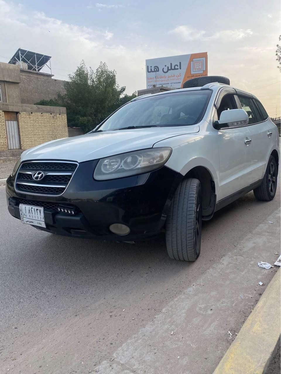 السلام عليكم 
للبيع او مرواس حسب القناعة 
هونداي سنتافي خليجي  موديل 2009 
محرك 6 سلندر 2700 
حادثها جاملغ خلفي وباب خلفي عكس السايق بدون دواخل 
السيارة عليها منضومة غاز 60 لتر شغالة 
السعر 120 $ وبيها مجال بيسط 
*********** بغداد, العراق
