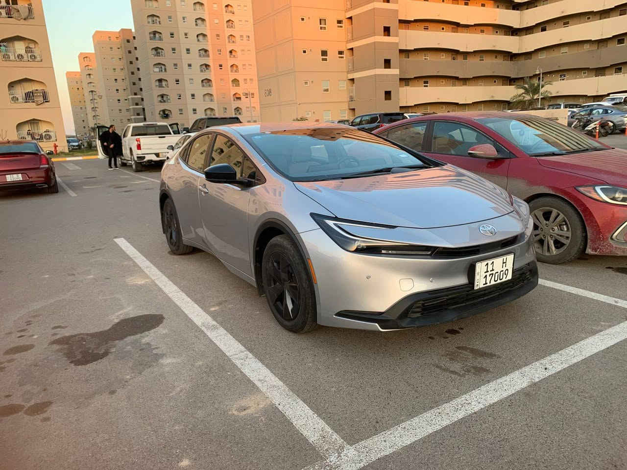 السلام عليكم تويوتا بريوس موديل ٢٤ دخول جديد حادث موضح بل صور تبديل بابين وشويه بل داير بجم كبس محرك ٢٠٠٠ هايبرد مواصفات حساسات امامي وخلفي رادار مانع تصادم بصمه وباقي المواصفات ماشيه ٥ الاف فقط مكفوله حته من الشخط السعر ١٦٣ لسياره مرقم بغداد بأسمي موبايل *********** مكاني شقق بسمايه
