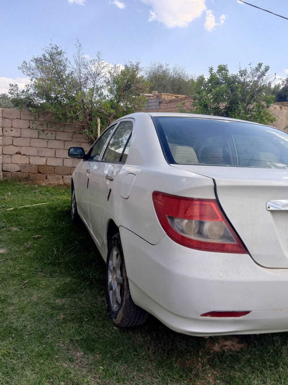 من رخصت الأدمن بي وأيدي f3 موديل ١١ سنويه 29 مشروع وطني بسمي مداور ثاني يوم رقم قادسيه سياره خير من الله تايرات اربعه جدد تبريد جاهز وكله جديد بس تربط بوري واحد وتضغط غاز وشغل راديترات ثنين جدد لايتات جدد زنون تك سياره جاهزه بيها فقط ضربه  أماميه جاملغ وبنيد ودعاميه مبدلات لباقي سياره مكفوله السعر 43 وبيها مجال رقمي للاستفسار ***********
