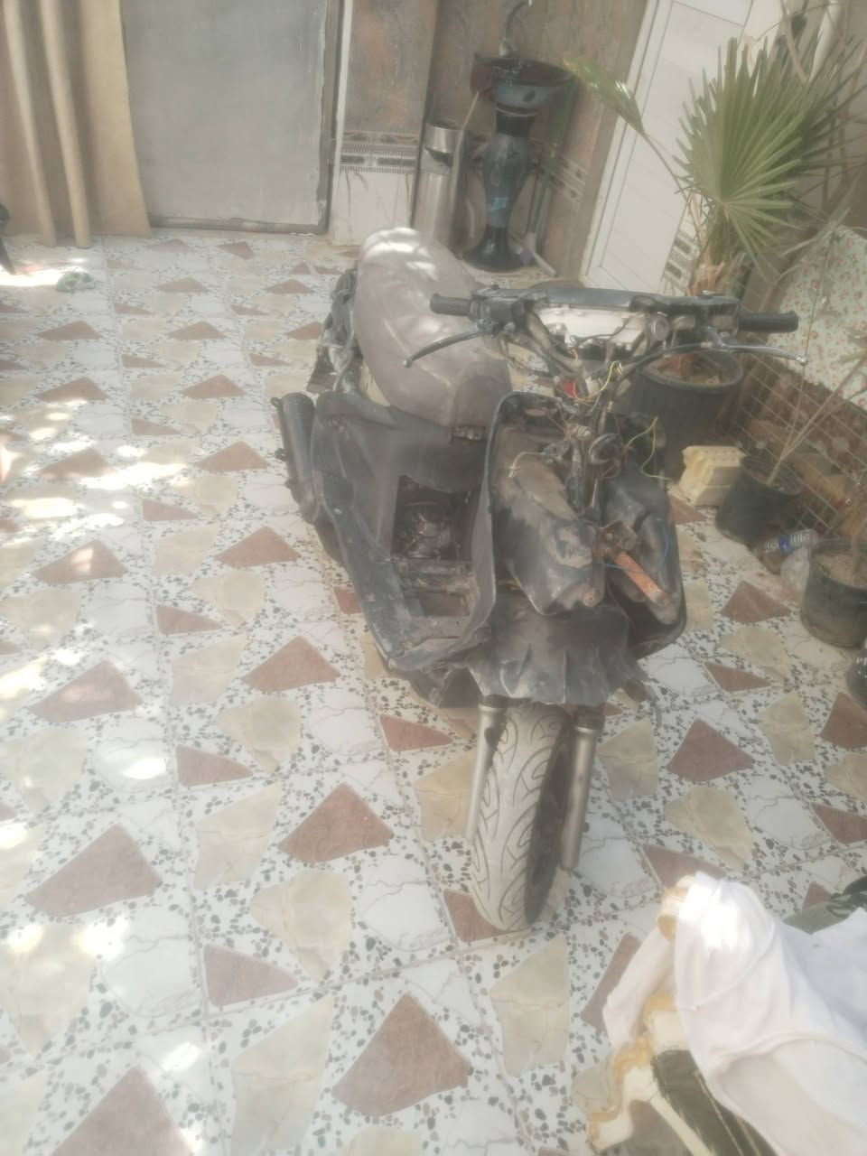 لبيع 225 شارع المطار وبيه مجال قليل ***********
