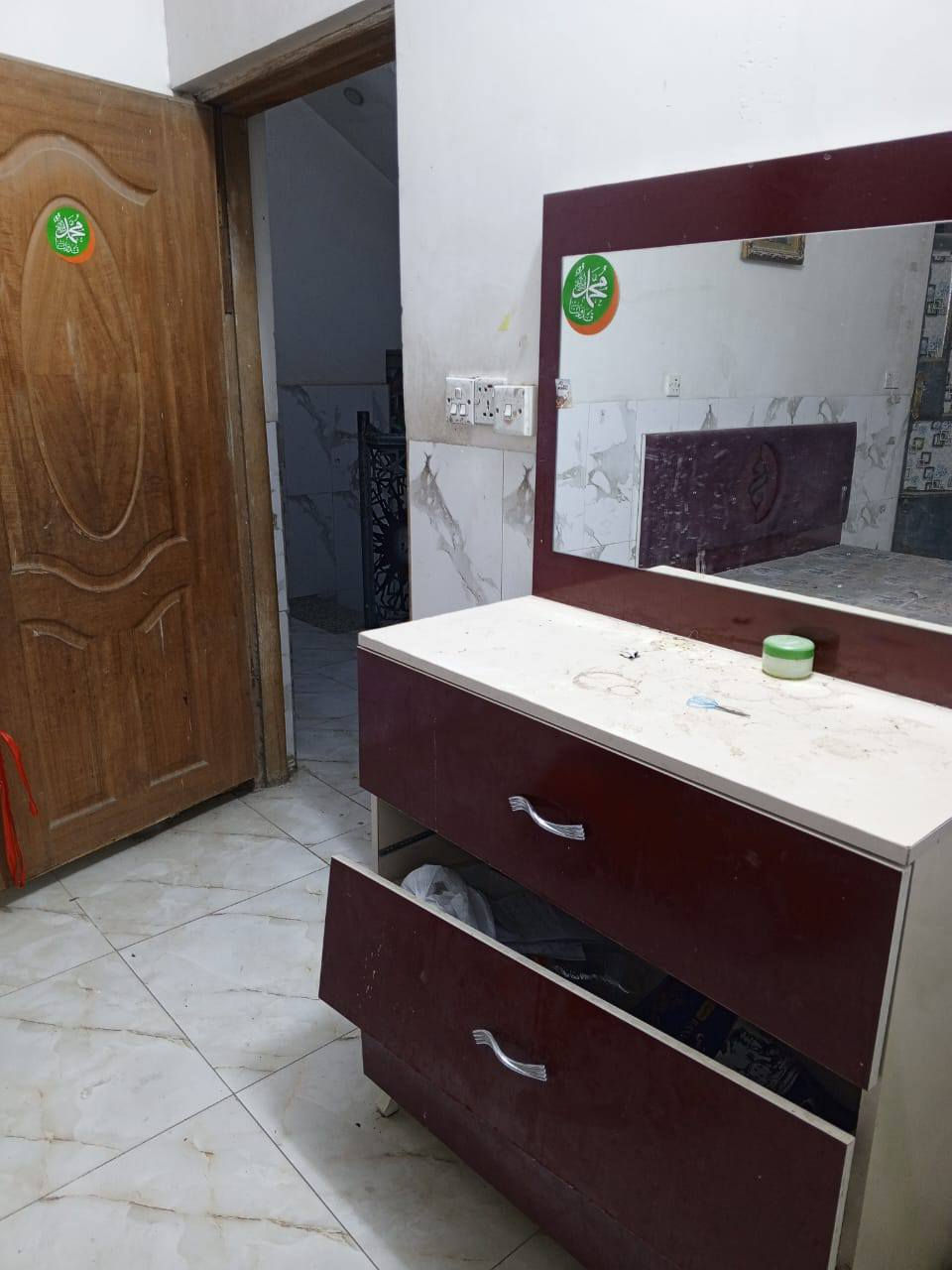 السلام عليكم  عندي غرفه نوم تركيه استعمال قليل السعر 600 الف


**إذا كنت صاحب هذا الإعلان وتريد حذفه لأي سبب، رجاءا أرسل رسالة إلى الدعم الفني**