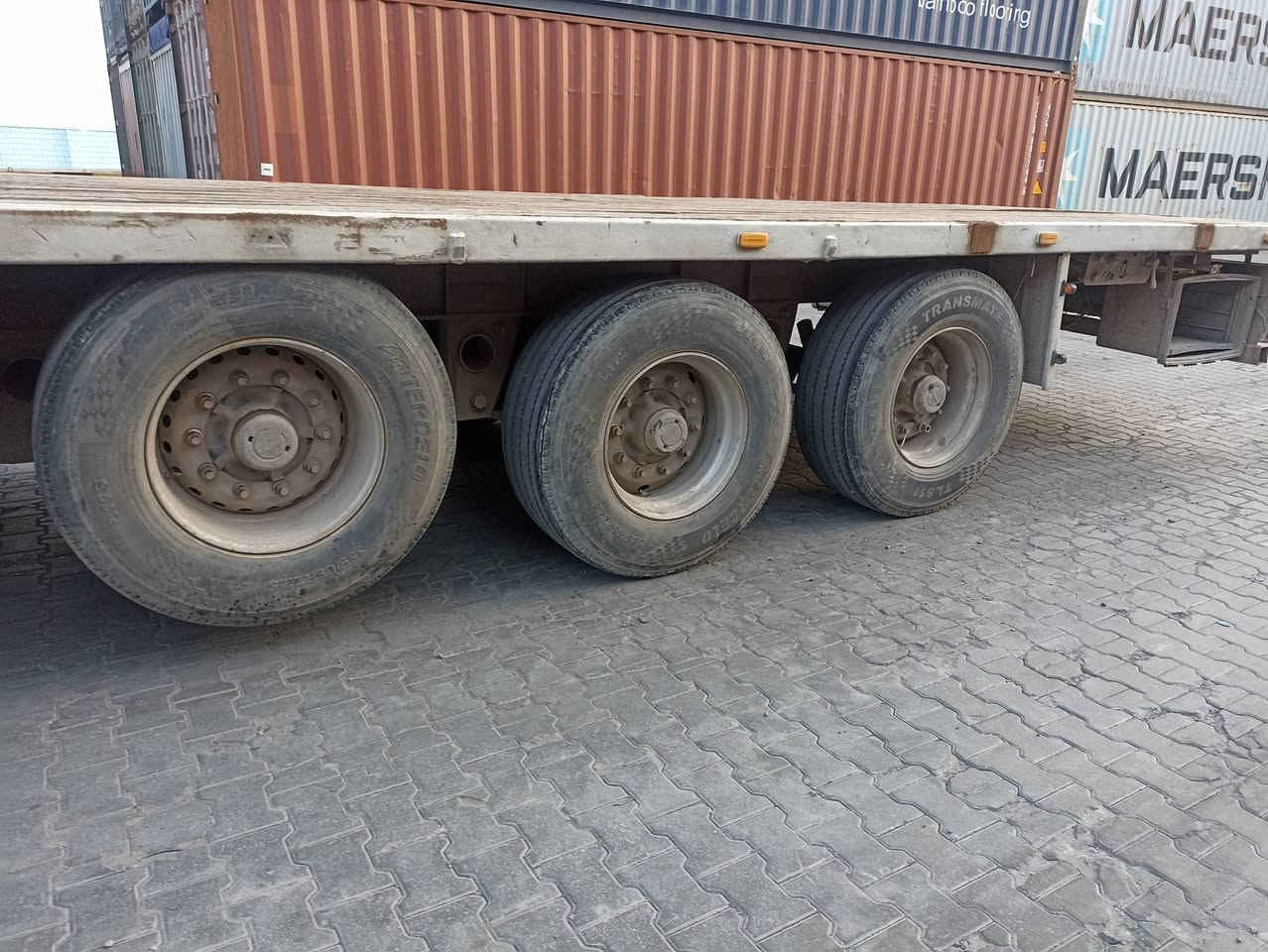 لبيع عربانه فلات بدون منفيس تاير نص عمر جاهز رقم الهاتف *********** سعر 60 وبيه مجال
