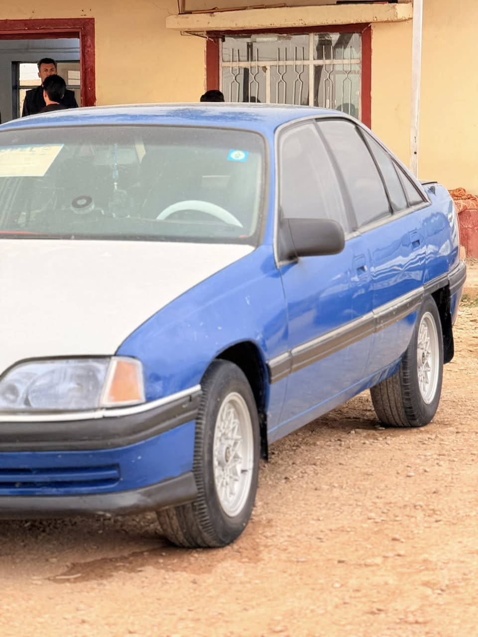 اوبل اومكيا حجم 20 
موديل 1992 
صبغ جماليه فقط 
كير عادي تحويل شرط 
السعر 28 $ 

***********
