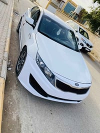 للبيع اوبتما موديل  2011 خليجي كوري محرك 2000  سيارة بيه صبغ عام  سيار...