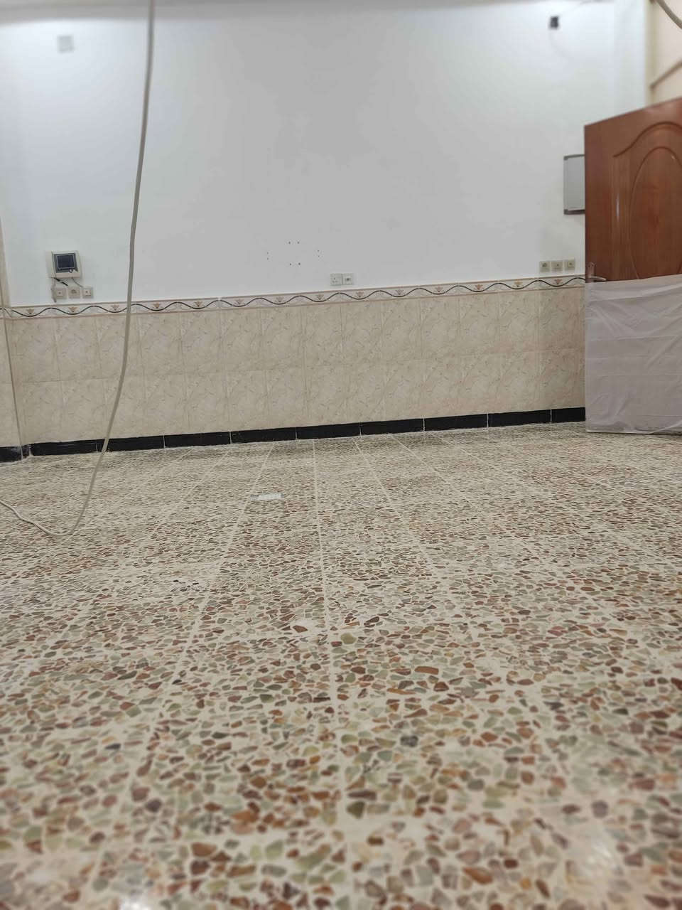 جلي الكاشي والمرمر وتنظيف الكرانيت والبورسلين.
القديم يرجع ويانه جديد 
كربلاء للتواصل 
*********** كربلاء, العراق
