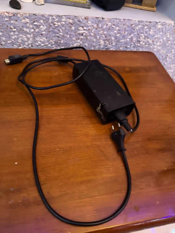 السلام عليكم اكس بوكس 360 جديد ممستخدم جبته وضميته ماستخدمته الجهاز كلش نضيف بعده بجيس الشركه + ايفون 11 عادي بطاريه 81 ذاكره 128 مبدل فقط شاشه ثنينهن مرواس بايفون متواجد واتساب ورقم ***********
