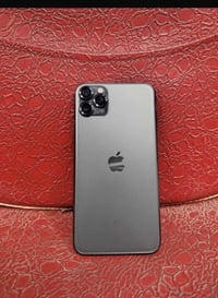 ‏سلام عليكم iPhone 11 Pro Max  ‏ذاكرة 256 موبايل شخص ما أبيه بطارية 71...