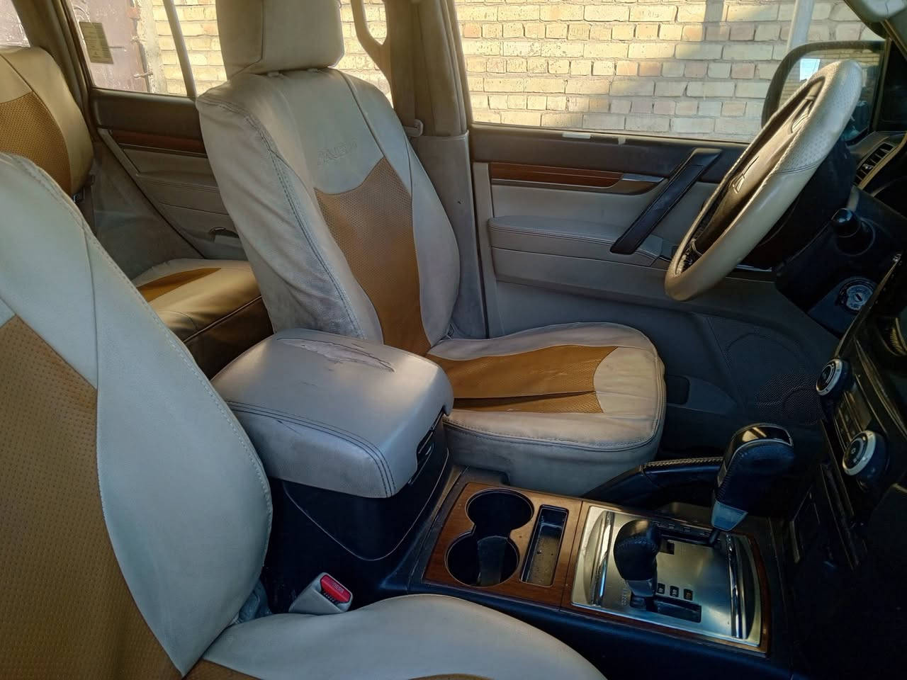 سلام عليكم
باجيرو حبتور 
2008
تبريد ثلج 
سعر 122وبيه مجال
العنوان بغداد حي العامل 
 ***********
