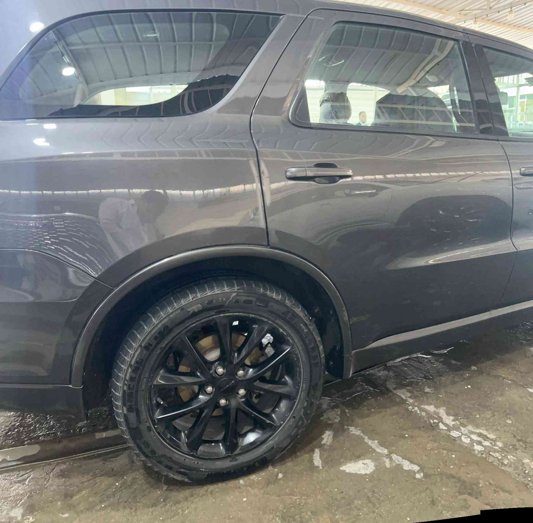 للبيع أو المراوس

Dodge Durango 2018 – دوج دورانكو

وارد أمريكا كلين تايتل
السيارة ما بيها أي ضرر إنشائي

🔹 الملاحظات بكل وضوح:
 • بارد واحد فقط: باب السائق
 • بنيد مبدل واحد
 • بدون أي إيرباك
 •  الدعامية امامية مبدلة (ما تنحسب قطعة سيارة)
 • باقي السيارة كلها جديدة
 • لا صبغ – لا شواصي – لا لغود
 • اجت كلين من أمريكا
 • تقرير كامل موجود

🔹 المشي:
150 ألف ميل حقيقي

🔹 الميكانيك:
 • محرك + كير وكالة
 • مكفولة لغود وشواصي
 • السيارة بدون أي ضربة

🔹 المواصفات:
 • محرك 6 سلندر / 3600
 • بصمة تشغيل + بصمة أبواب
 • تشغيل Sport
 • شاشة CarPlay
 • داخلية لون أسود
 • 7 ركاب
 • كراسي تدفئة + تبريد
 • تحكم ستيرن جهتين
 • مراي + هيتر
 • حساسات اصطفاف
 • نظام Auto Stop / Start
 • مود Sport
 • نظام Auto Brake
 • تبريد ثلاث قطع + تحكم خلفي

🔹 إضافات:
 • تخم تايرات جديد
 • صدرها لوك
 • بالواقع شكلها أحلى من الصور

🔹 التسجيل:
 • رقم بغداد ألماني
 • باسمي
 • تحويل ثاني يوم

💰 السعر: 255$
(بيها مجال للطيبين)

📍 المكان: النجف الأشرف
📞 ***********
