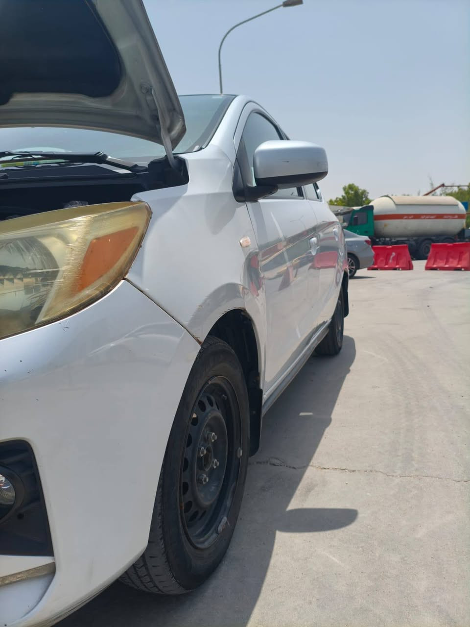 مكلف بالنشر متسوبيشي ميراج 
موديل 22 بغداد باسمي السيارة حادثة الجاملغ الايمن بدون شواصي 
كير محرك مكفول تبريد ما مفتوح برغي بالسيارة على ايدي السعر اتصل ع هذاا الرقم

***********
