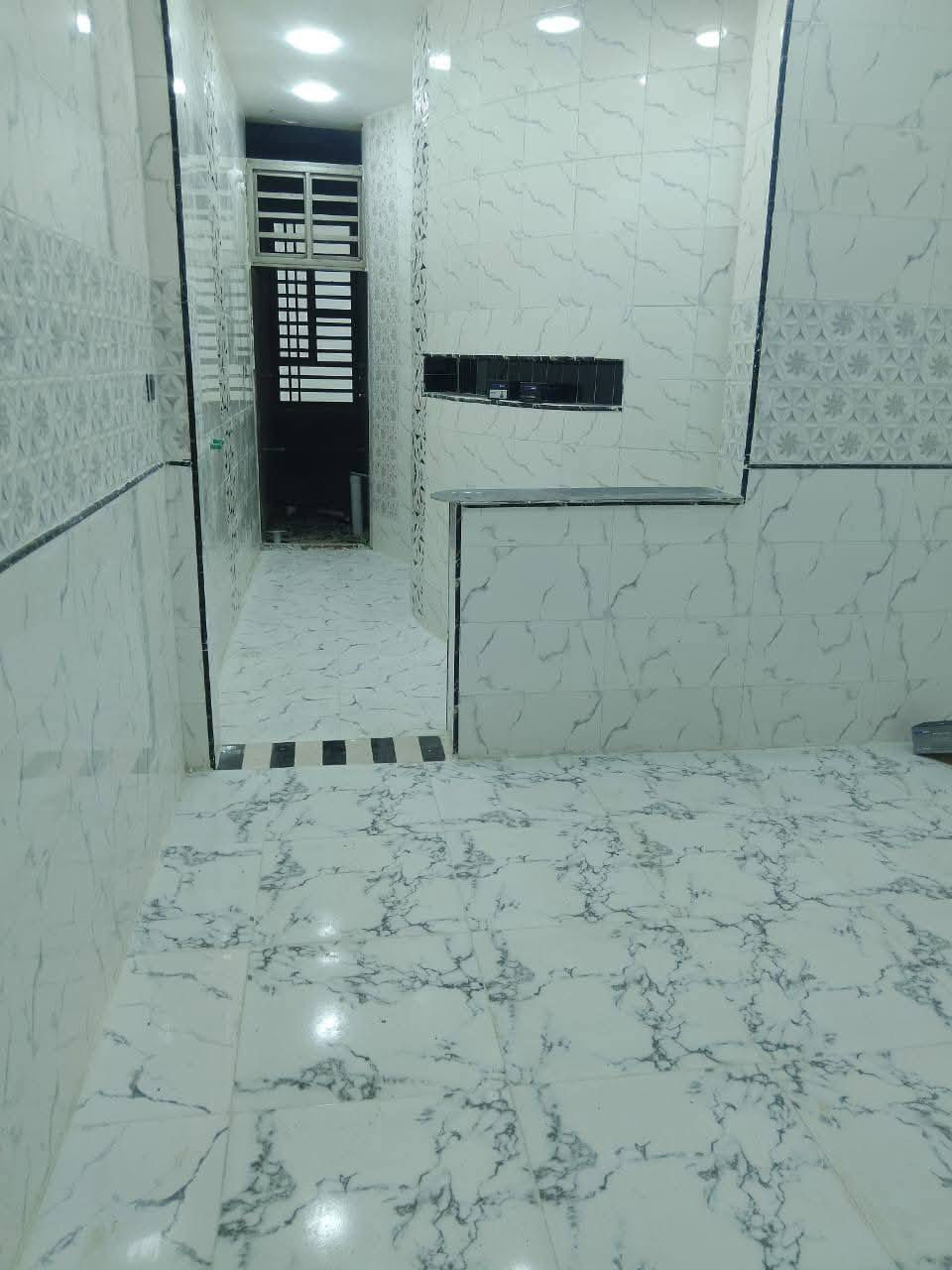 السلام عليكم

بيت 200 م طابق ونص جاهز بناء حديث العنوان حي الكرامه نهايت شارع العياده قررب المدارس الصينيه 

للاستفسار اكثر ‏‪***********‬‏ ?
