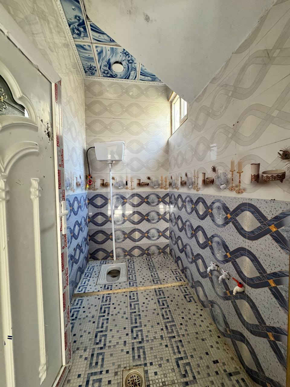 دار للايجار في حي الصديق الثانية خلف جامع الطيار
المساحة : 100 متر
الواجهه : 5 متر
الاتجاه : قبلة
الدار معزول ب درج خارجي
الطابق الاول : غرفة نوم وهول واستقبال ومطبخ وصحيات
الطابق الثاني : غرفة نوم وهول واسقبال ومطبخ وصحيات

لمعرفة كافة الاسعار يمكنكم الانضمام الى قناة التلكرام عبر 
الرابط ادناه : 
https://t.me/realestatemhnd
للاستفسار اكثر يرجى الاتصال على الارقام التالية: 
***********
***********
***********
 نستقبل عروض البيع والشراء والايجار في اغلب مناطق ساحل 
الموصل الايسر
 عنوان المكتب : الموصل حي الصديق بداية شارع 20 قرب مركز جباية كار مكتب مهند الحجيات
