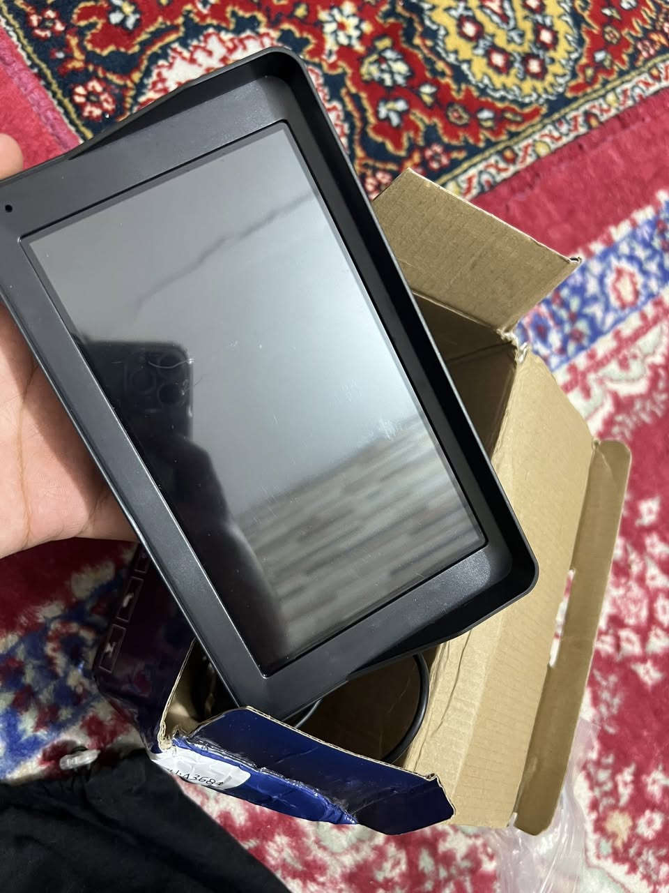 سلام وعليكم شاشه سياره بهاذ الشكل كلش قويه وماركه معروفه تنربط على جداحه وبيها بلوتوث اكتبولنه سعر وبلعافيه اعلى سعر ابيع للاستفسار واتساب ***********
