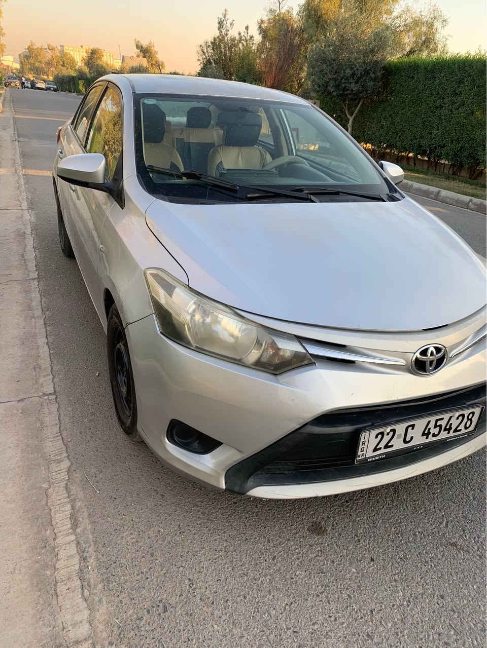 Toyota yaris 2015
هیچ پارچەیکی نیە تەنها سندوقی بە بیلادی گۆراوە
تۆزیک سبووخی بۆنیتو سەقفی کال بۆتەوە
گیرو مەکینەی بەشەرت سەنەوی و هەزەی تازەیە 
248km هەزار رۆیشتوە
بۆ زانیاری زیاتر پەیوەندی بەم ژمارە تەلەفۆنەی خوارەوە بکرن *********** أربيل, العراق
