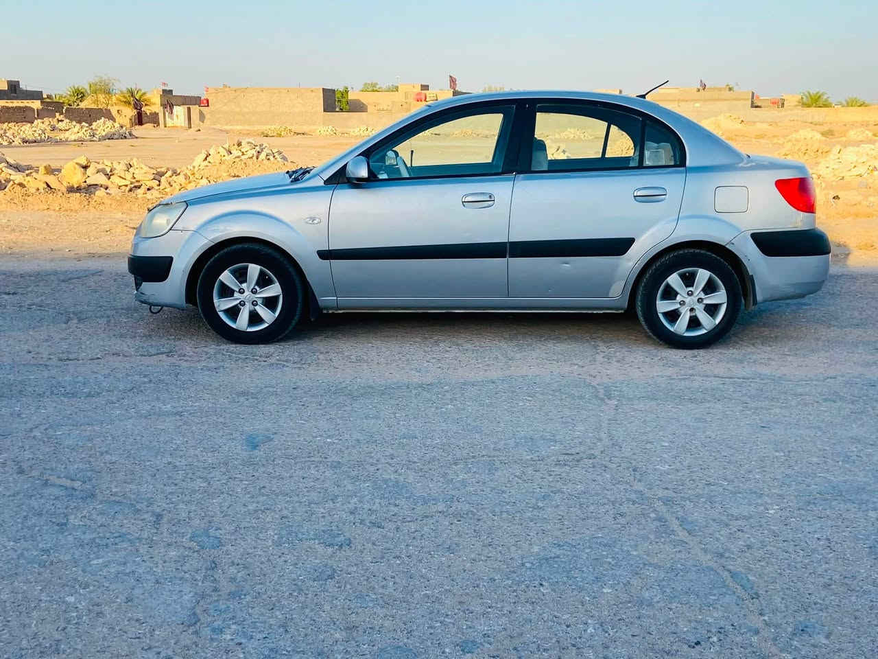 كيا ريو 2008 كفالة عامة من الضربة والحادث والصبغ  حدادية نظيفة تبريد ثلج شاشة تخم تاير سيارة نظيفة مكينة 1400 بيها خيط تبخير قليل سعر 68 وبيه مجال ومراوس سياره بيكم والاستفسار  ع الرقم التالي 
(‭***********‬)
