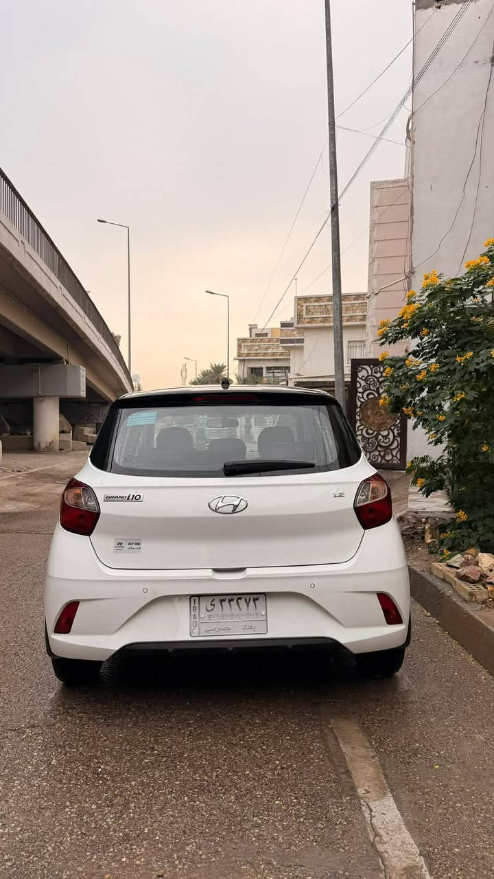 السلام عليكم مكلف بل نشر ..للبيع فقط بدون مراوس i10  موديل 2023 ماشيه 20 الف مكفوله كفاله عامه من الشخط وكلشي بعدها بل ضمان الشركه السياره فول مواصفات تجي تو كلر بلاد بأسمي تحويل ثاني يوم السعر 128 وبيها مجال بسيط مكاني اليرموك شراي اتصل عل رقم  غير متواجد عل الماسنجر ***********
