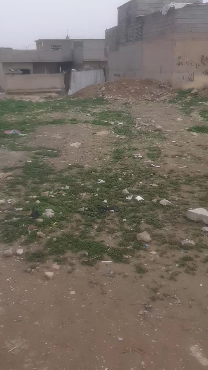 السلام عليكم أرض البيع المكان رجم حديد يم المجسر المساحه ١٠٠متر سعر مناسب ***********
