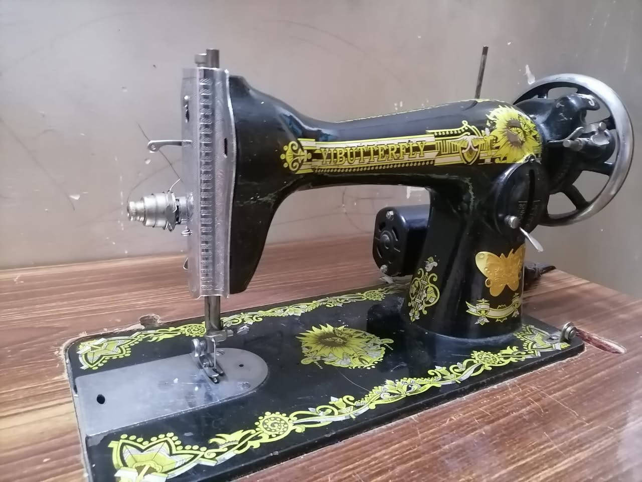 سلام عليكم مكينه فراشه نضيفه هيه ولميز مالهه كلش نضيفه سعر85وبيهه مجال مكاني بغداد شهداء سيديه ***********رقم تليفون
