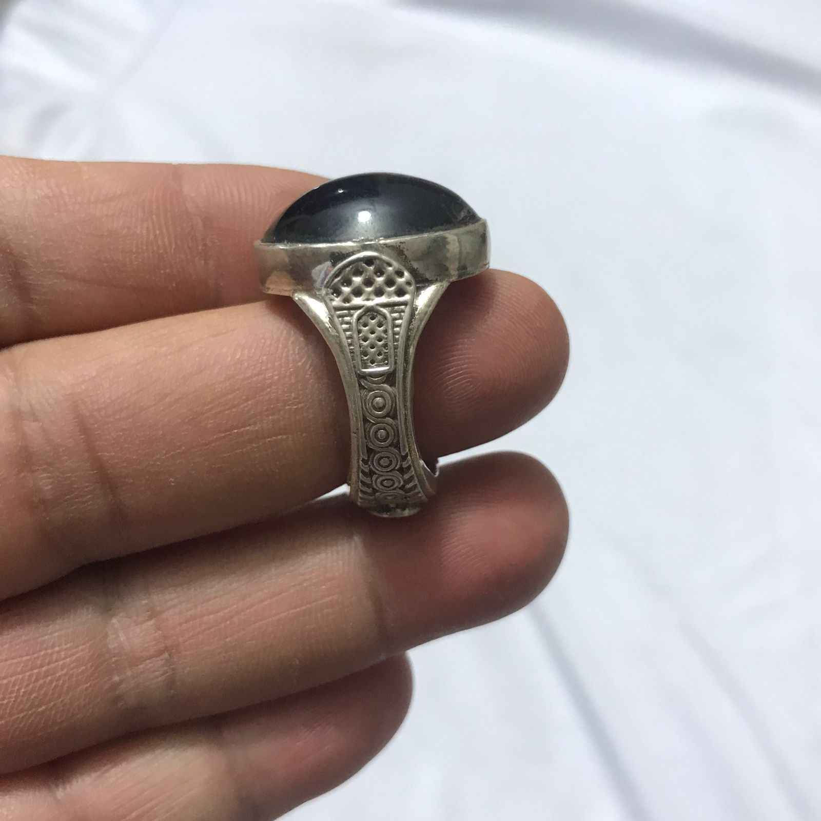 خاتم فضه متوج بحجر در النجف نفطي ذمه اصلي شرط ألسعر ٥٠٠الف العنوان البصره قضاء شط العرب التنومه للاستفسار الرجاء مراسلة الصفحة البصرة, العراق


**إذا كنت صاحب هذا الإعلان وتريد حذفه لأي سبب، رجاءا أرسل رسالة إلى الدعم الفني**