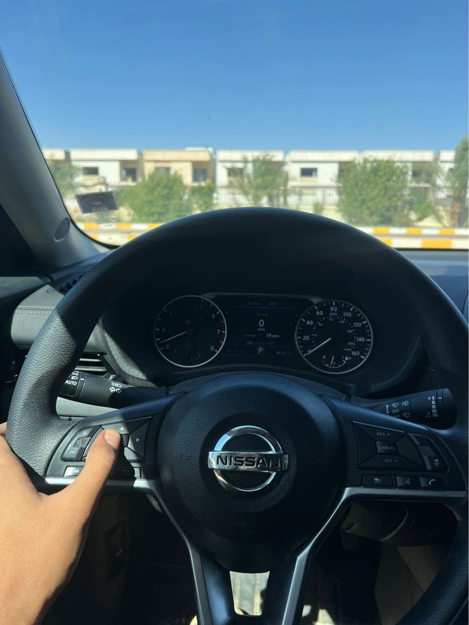 🚗 للبيع | نيسان سنترا SV موديل 2023 🚗

🔴 اللون: أحمر
📅 الموديل: 2023
📍 الممشى: 66 ألف مايل

✨ مواصفات SV
✅ اقتصادية جداً بالوقود
✅راداات اماميه  +جانبيه 
✅ستوب بريك
✅ سيارة عملية ومريحة للاستخدام اليومي  السياره ما ناقصها لو برغي 
✅ تبريد  تدفئه. شرط 
✅ جاهزة للاستخدام مباشرة ريحه الشركه  بعدها 

🔧 تفاصيل الحادث بكل شفافية:

* بونيد مبدل فقط
* جاملغين أمامية بارد
* باب سكن خلفي بارد
* باقي أجزاء السيارة مكفولة

📋 السيارة مفحوصة وتقبل الفحص بأي مكان يرغب به المشتري.

💰 السعر المطلوب: 134 ورقة
📞 للجادين فقط، المراسلة أو الاتصال للاستفسار والمعاينة.

***********
“سيارة مرتبة وسعرها مناسب مقارنة بالموديل والمواصفات.” تكريت, صلاح الدين
