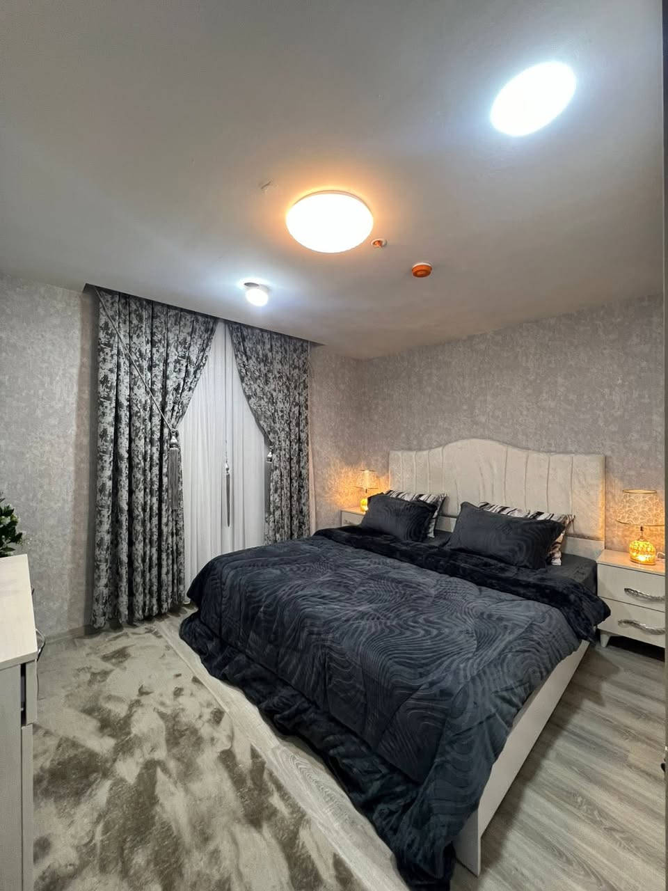 شقه للإجار من لايف تاور - اربيل ⚜️
غرفتين و صالة مؤثث (2+1)
مساحة : 110m
نظيف و مرتب
للمزيد من المعلومات اتصل بواتس آب:
***********📱
