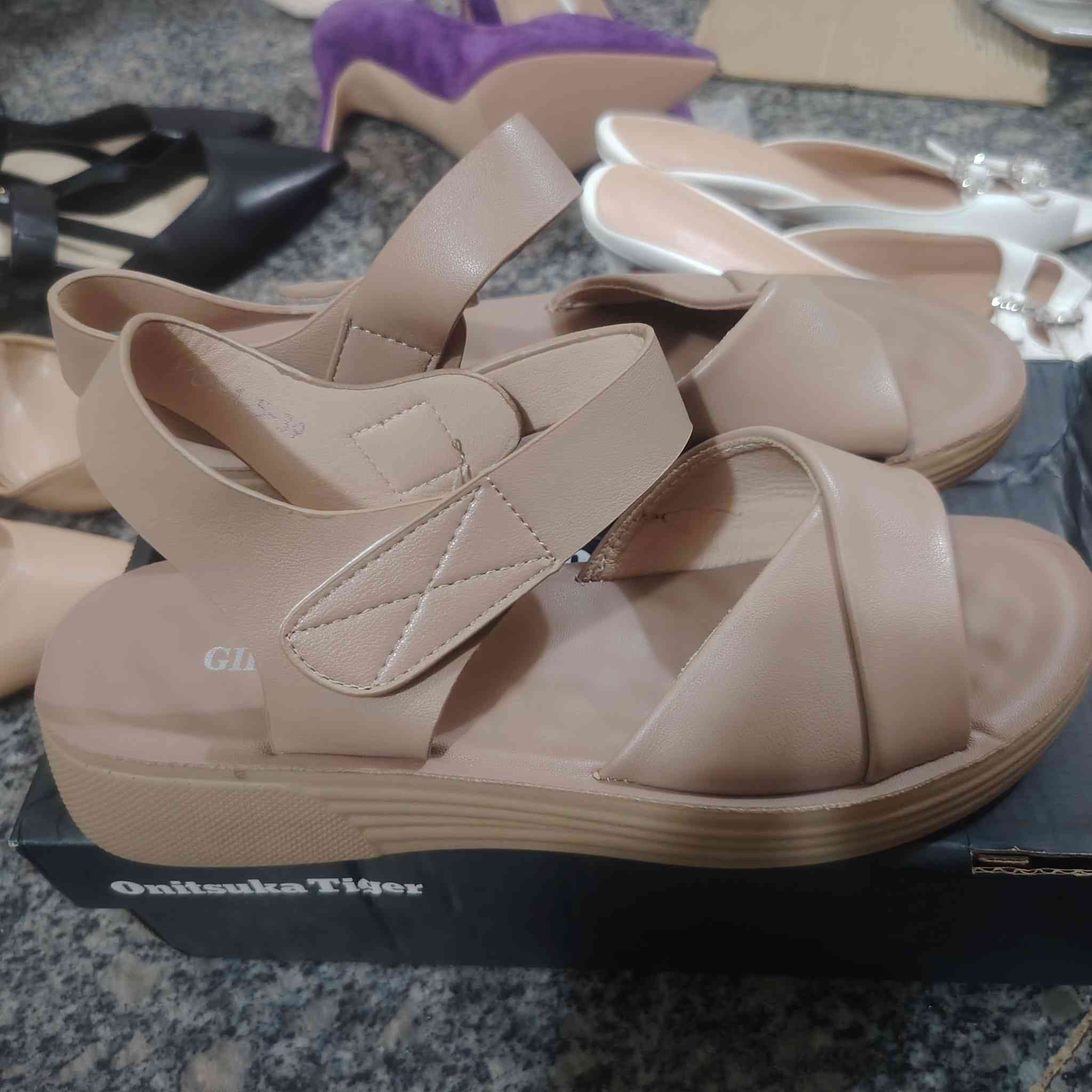 سعر القطعه ب 10 توصيل موجود


**إذا كنت صاحب هذا الإعلان وتريد حذفه لأي سبب، رجاءا أرسل رسالة إلى الدعم الفني**