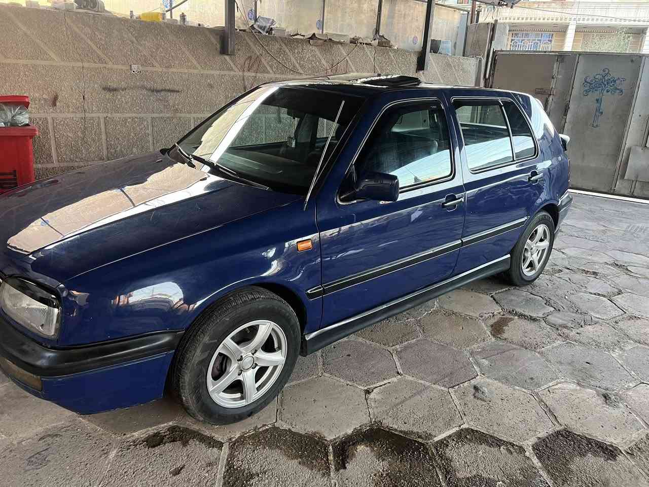 السلام عليكم كولف 1993 كير اوتو  السعر 50 مكان البلديات هاتف ***********
