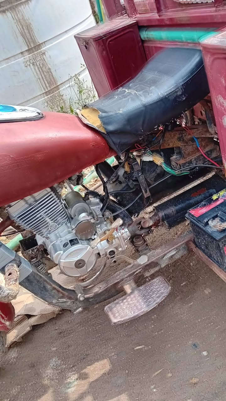 ستوته  دايوان للبيع أوراق  مكاتبه بسمي    2014محرك جديد صارله 15 يوم من شاده  *********** اتصل عل رقم
