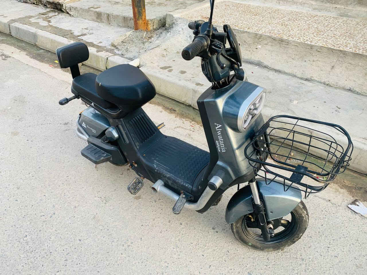 سلام عليكم ماطور شحن للبيع مستعجل على فلوس ماطور نضافتو كدامك وشوفو نضافه فول ستخدام قليل  عنواني يارمجه الشرقيه الأولى ***********
