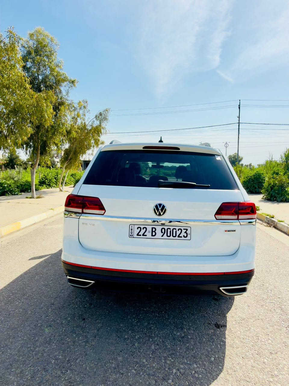 🚗 Volkswagen Atlas 2022 SE Technology
فولكس واگن أطلس موديل 2022
بدون صبغ – بحالة ممتازة جداً

📊 المواصفات العامة:
 • الممشى: 35 ألف ميل
 • المحرك: 6 سلندر 3.6 لتر
 • ناقل الحركة: أوتوماتيك 8 سرعات
 • نظام الدفع: 4Motion (دفع رباعي)

🛋️ الداخلية:
 • مقاعد جلد بلون بني عسلي فاتح فاخر
 • كشنات كهرباء + تدفئة مقاعد
 • 7 ركاب
 • تبريد ثلاثي (3 Zones)
 • شحن لاسلكي
 • عدادات ديجتال

📱 التكنولوجيا والترفيه:
 • شاشة معلومات كبيرة
‏ • Apple CarPlay + Android Auto
 • تحكم صوتي
 • تحكم بالشاشة عن بعد

🚦 أنظمة الأمان والمساعدة:
 • نظام قيادة ذكي
 • تثبيت سرعة
 • تحديد مسار تفاعلي
 • نقاط عمياء
 • حساسات 360 درجة
 • التعرف على إشارات المرور

💡 الإضاءة:
 • IQ LED
‎ • لايت ذكي مع الستيرن
‎ • إنارات ترحيبية

⚙️ مميزات إضافية:
 • 6 وضعيات قيادة
 • تشغيل عن بعد
 • تشغيل ذكي + دخول ذكي
‏ • Auto Hold
‏ • Auto Start/Stop
 • هاند بريك كهربائي

📌 ملاحظات:
 • شرط التحويل

📞 للتواصل:
‏(    ‭0750 378 1182‬. )
