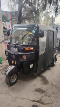 تكتك موديل 17شهر3 مكينه نضيفه مرقمه مصبوغه عام الجماليه الشري يخابر 07...