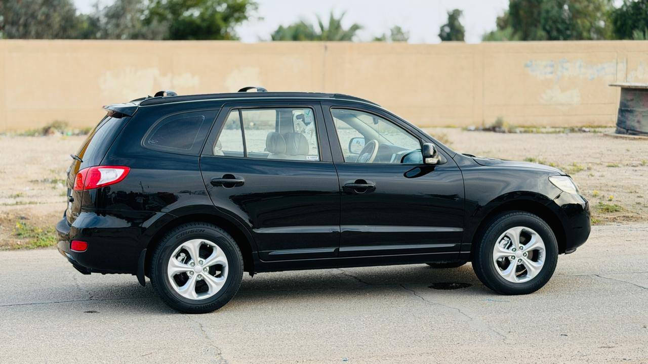 السلام عليكم سنتافيا موديل 2009خليجي رقم بصره سنويه لغاية28 فول مواصفات واحد ع واحد فتحه تحكم ستيرن اشاره بلمري سبعه راكب 6سلندر كفاله عامه مكفوله من الضربه ومن الصبغ ومن التبديل تبريد 3قطع ثلج مكينه وكير جدد حداده جديده السياره ع وضع الشركه العنوان بصره السعر 122للاستفسار ***********
