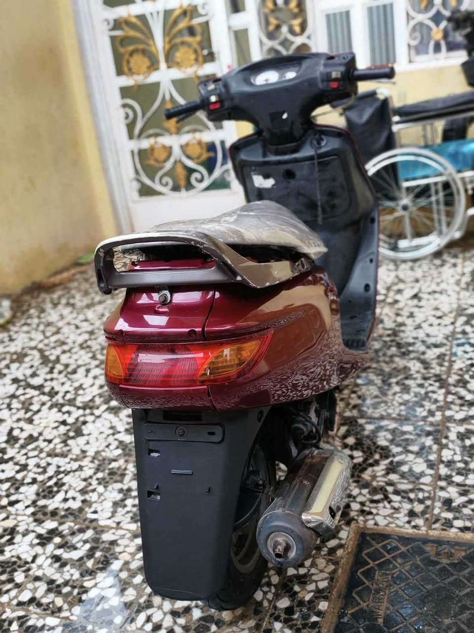 السلام عليكم فراشه نثيه للبيع كهربائياته شغاله كله عوزه باتري مكينه مامفتوحه مكاني  حي السلام رقم ***********
