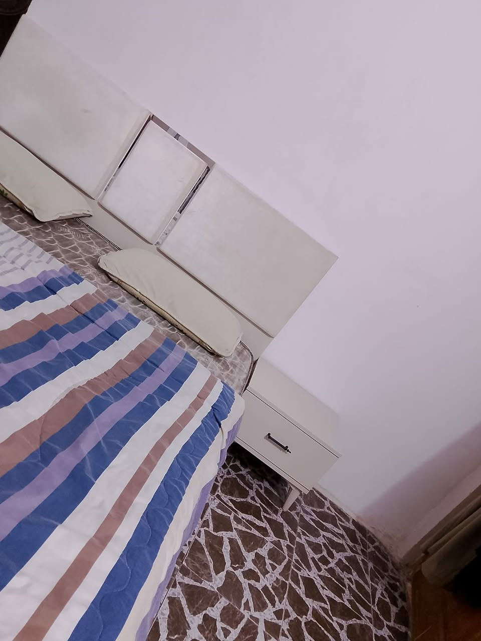 للبيع
غرفة نوم تركية نظيفة سعرها 450 الف 
مكانها الفلوجة _ السچر


**إذا كنت صاحب هذا الإعلان وتريد حذفه لأي سبب، رجاءا أرسل رسالة إلى الدعم الفني**