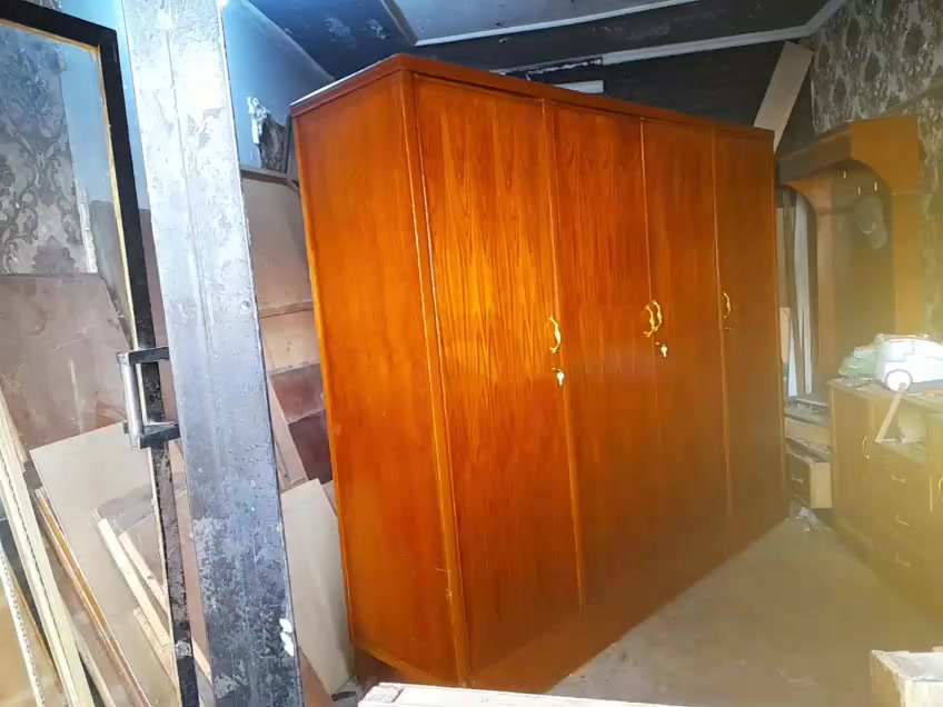 السعر ١٩٠وبي مجال
0 773 114 7106
