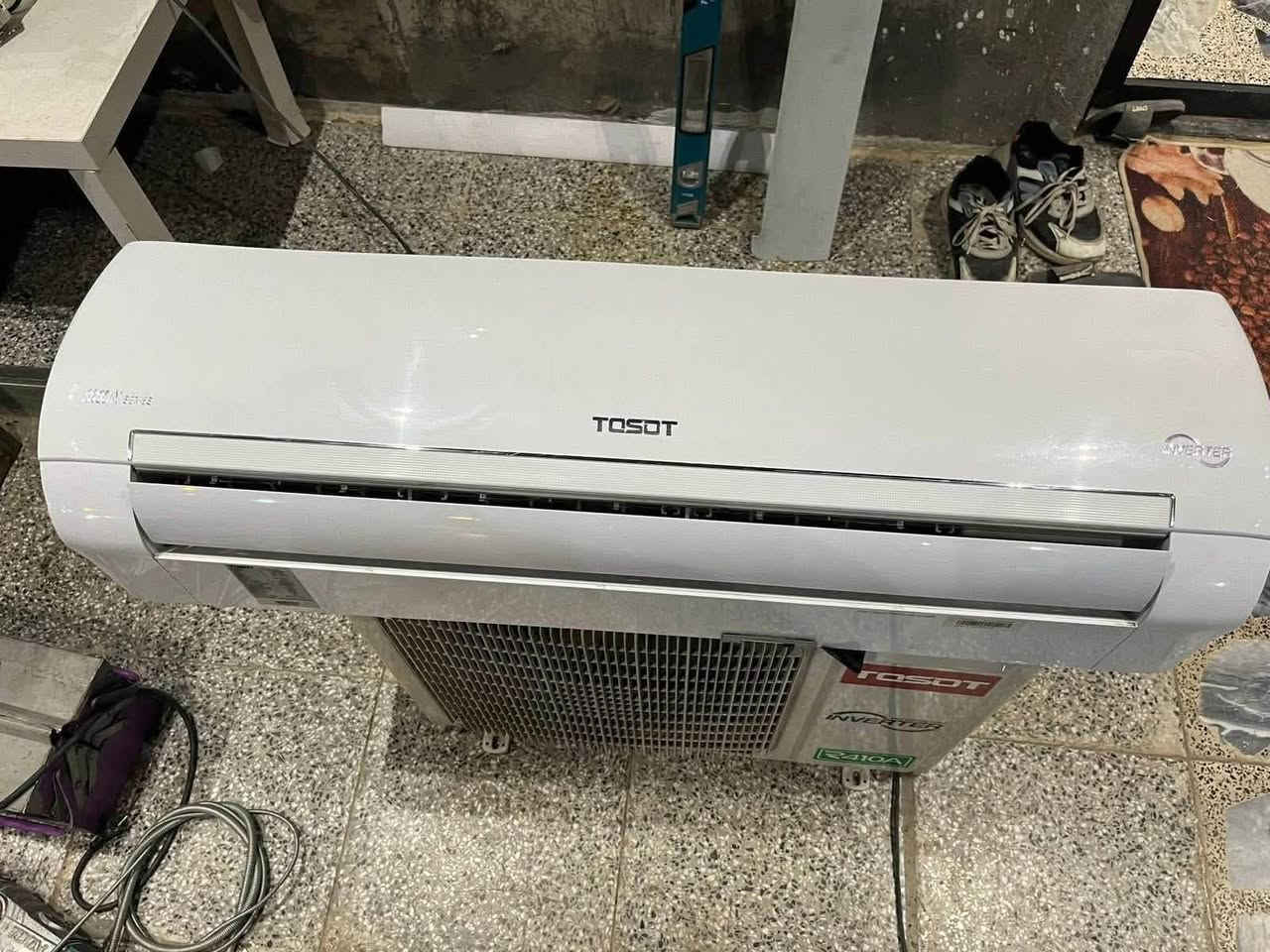 السلام عليكم
توست 1 طن انفيرتر 
يسحب بحدود 3 أمبير 
داخليه حجم 13 الضخمه 
جهاز جدا نظيف وبلادي وعلى وضع الشركه 
ملحقاته كامله وغازه مقفول 
تدفئه تبريد 
جاهز تاخده كبل شد 
السعر 400 الف نهائي بدون اي عمله رجاء . 
مكاني بغداد عندي خدمه توصيل 
ضمان 15 يوم 
***********


**إذا كنت صاحب هذا الإعلان وتريد حذفه لأي سبب، رجاءا أرسل رسالة إلى الدعم الفني**
