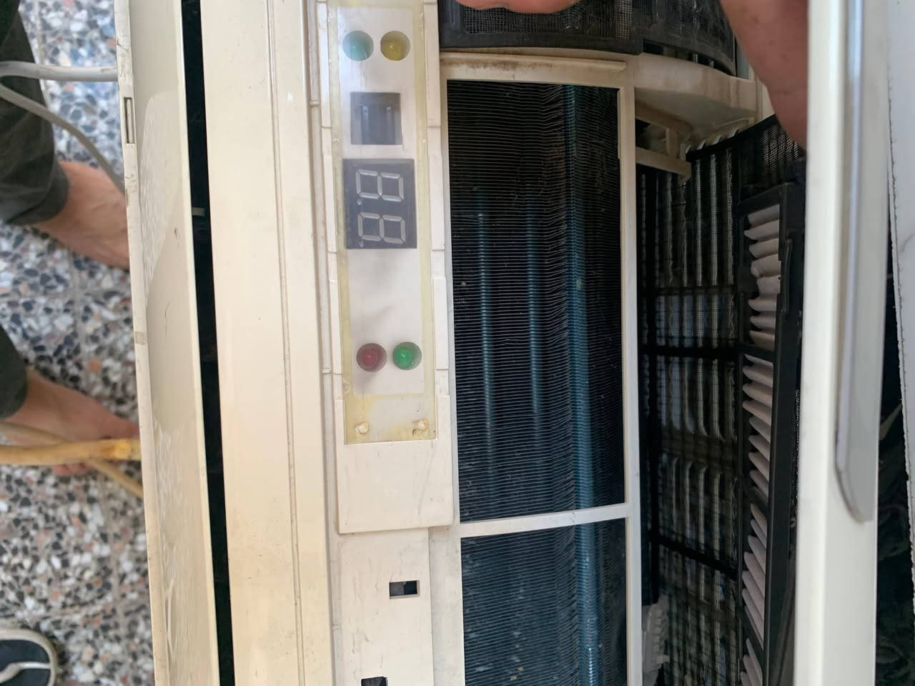 للبيع
سبلت واحد طن بلادي شركه شرط الشغل
كامل ملحقات
ماعده ريمونت

غازه مقفول 
بغداد 
***********
السعر ٢٠٠ الف
