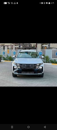 عندي توسان موديل 2025 زيرو بيهه 5 تبديلات دهن من الشركه السياره مكفول ...