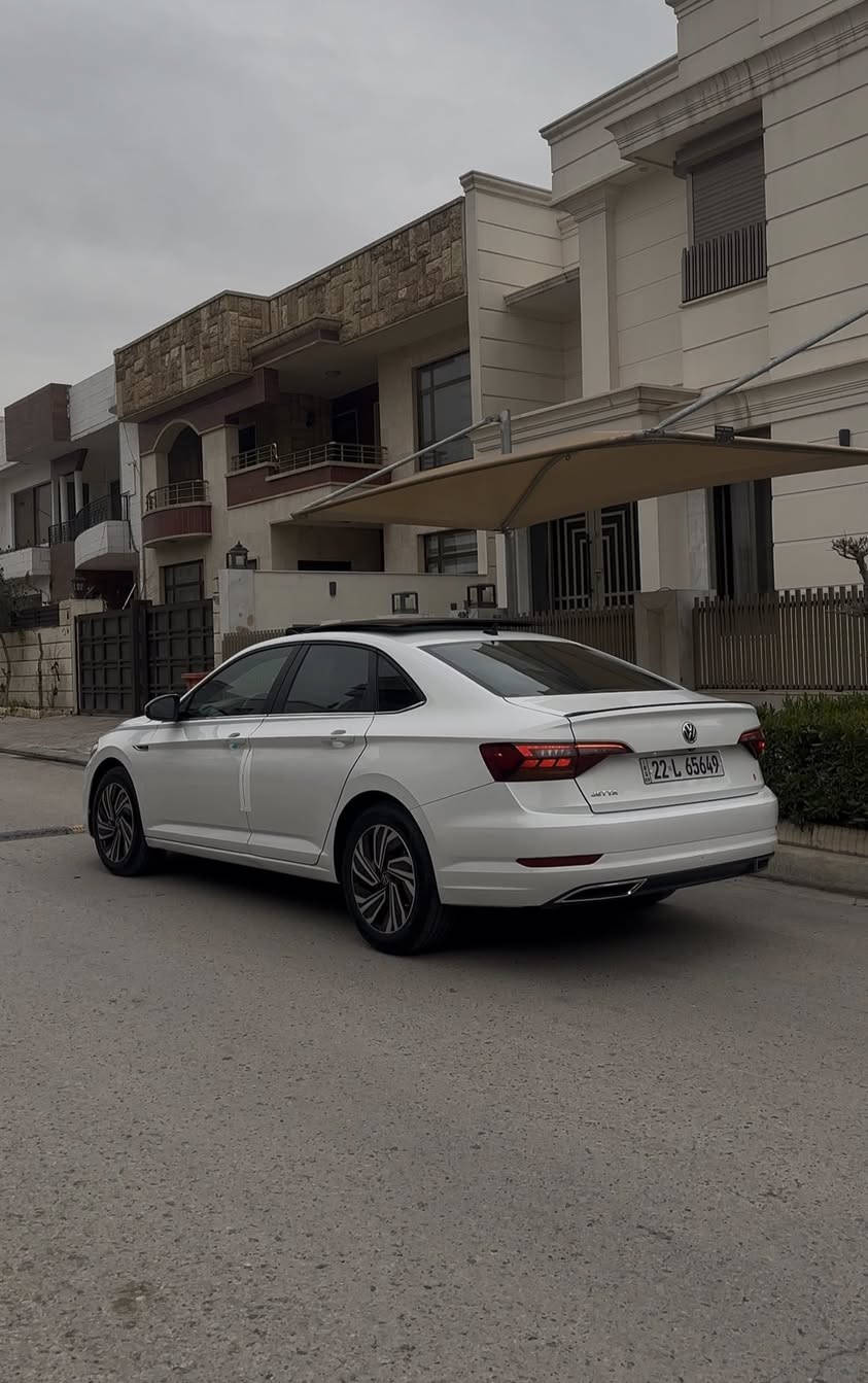 3VWC57BU4KM086675رقم شانسي jetta2019 بو فروشتن ***********
