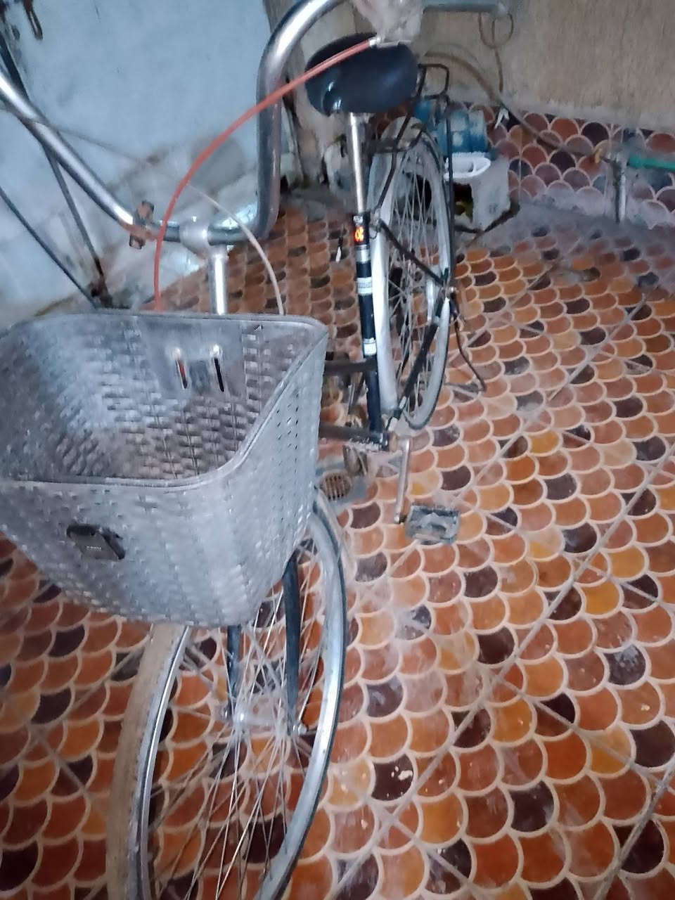 السلام عليكم هذا بسكل للبيع سعر 60 الف مكان بياع ***********
