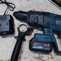 غير مستخدم • بطارية ليثيوم ١٠ خلايا • ملحقات كاملة