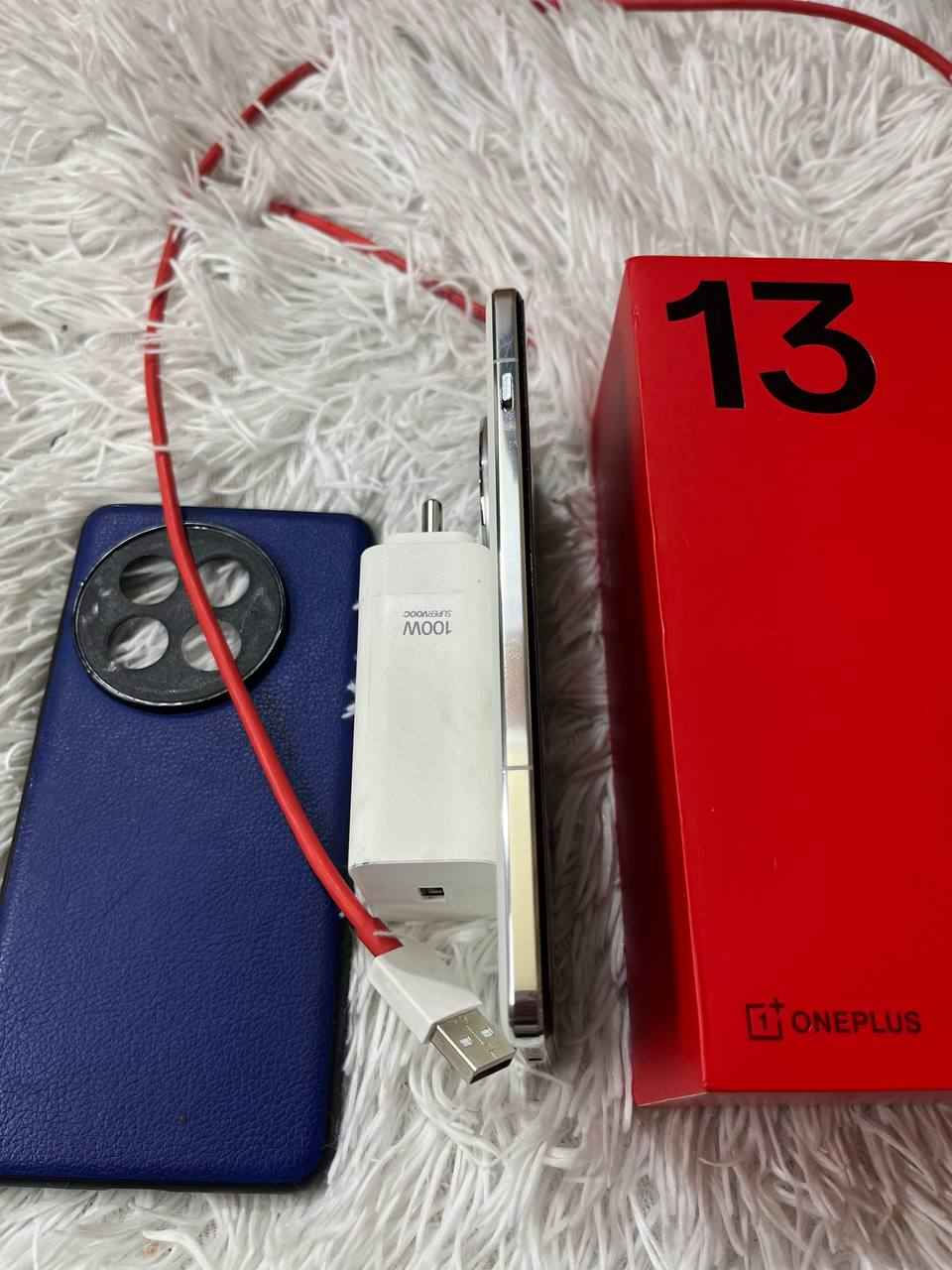 السلام عليكم
شبابنة الغالين
للبيع one plus 13 
النسخة العالمية لون الابيض 
ذاكرة 512/16 دبل سيمكارت +esim
نظافة100/100
🔋 بطارية 100 
كامل ملحقات (السعر 850 قفل قفل سعر ثابت) مكاني بغداد منطقة الامين واتواجد مشتل
للتواصل خاص او الاتصال *********** بغداد, العراق
