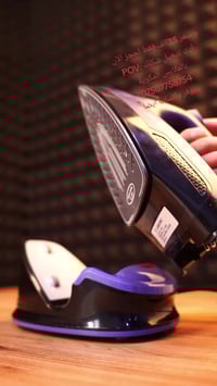 مكواة بخارية لاسلكية ماركة LIBRONIC  الميزات:  قاعدة ثابتة للتسخين مع ...