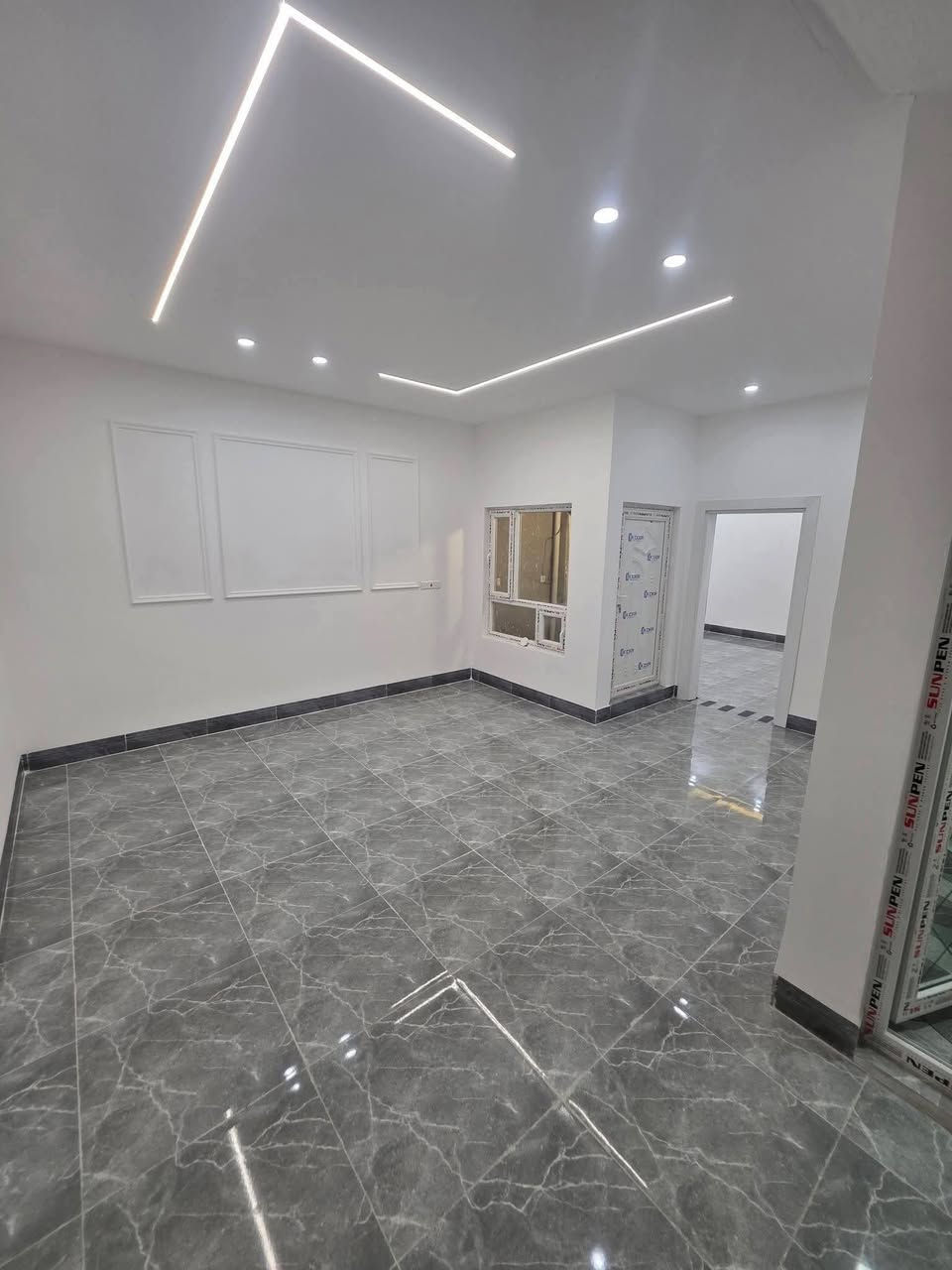 السلام عليكم
دارين تون زيرو للبيع
القادسية / حي الشهداء قرب المدرسة المستنصرية / شارع 20م  مساحة الدار الواحد : 126متر.     الواجهه 7م ونزال 18م 
4 غرف نوم الدار فول + سحب بورفايل + صالة وسطية 
سعر الدار الواحد: ب133 مليون قابل للتفاوض
للاستفسار الاتصال على رقم 
☎️ ***********
مكتب الأمين للعقار على شارع 60
الديون شارع 60 مقابل مجمع طيبة 2
