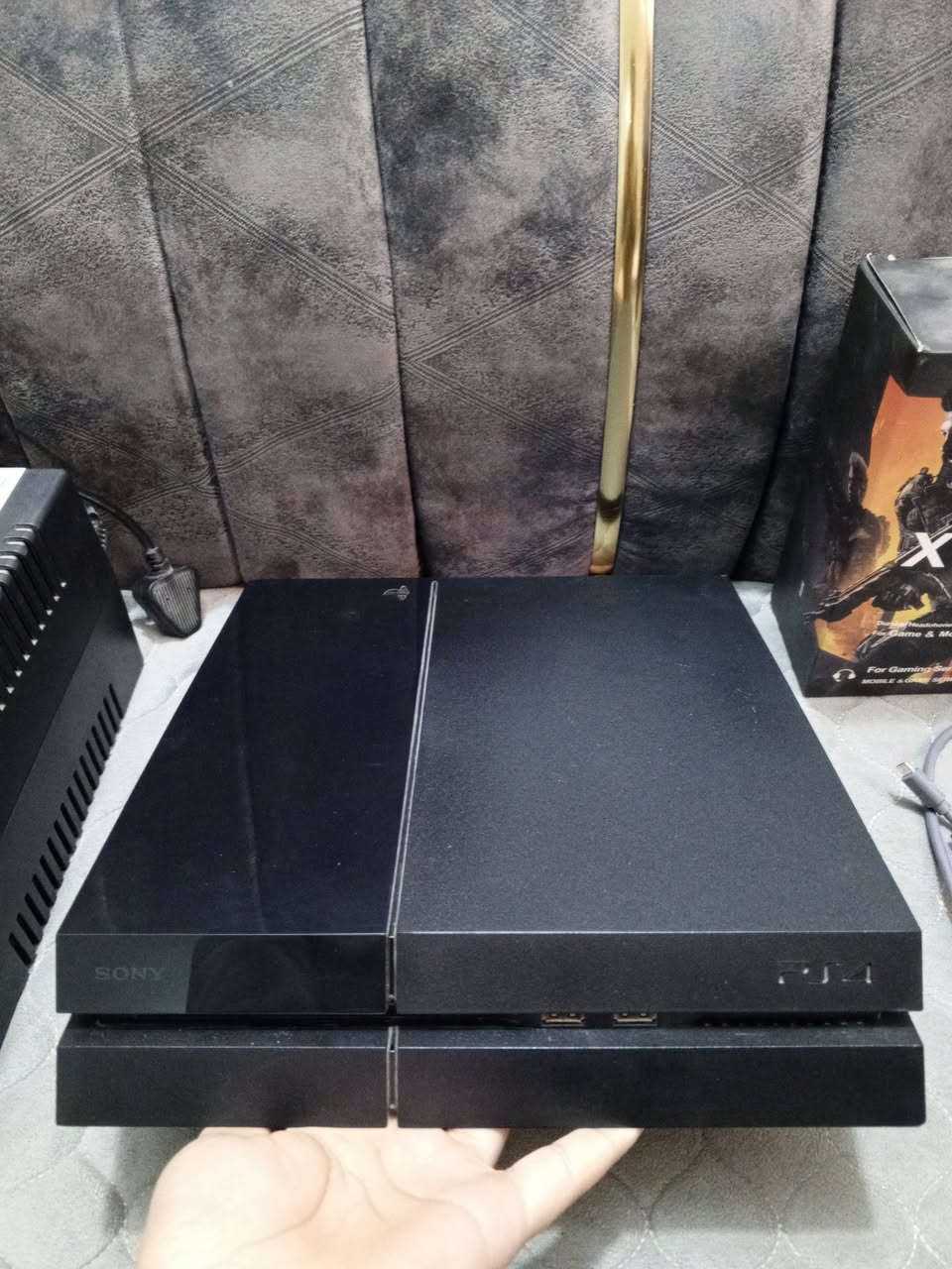 سلام عليكم ابلي فور لبيع ابلي جديد ماصارلي شهرين من ماخذه ابلي يجي وياه جميع ملحقاته وجوستك اصليه ويجي ويا يوبي اس وسماعات خاصه مال بلي فور هديه ويه ابلي سعر ب280وبي مجال الرقم *********** ولبلي ماتاخذه لو ماتفحصه
