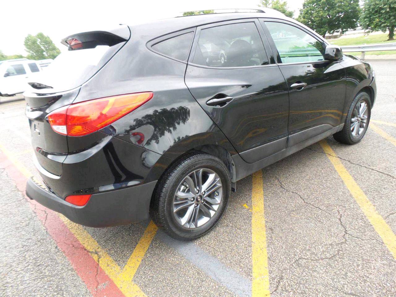 توسان 15. وارد امريكي. رقم بغداد. سنويه 27. محرك جي دي اي. مكفول. صدر جديد. زوج تاير جديد. وزوج مستخدم نضيف. الضربه البابين مال الصدر. الضربه شطح. وراجعات نفسهن. السياره ليبل واحد. 