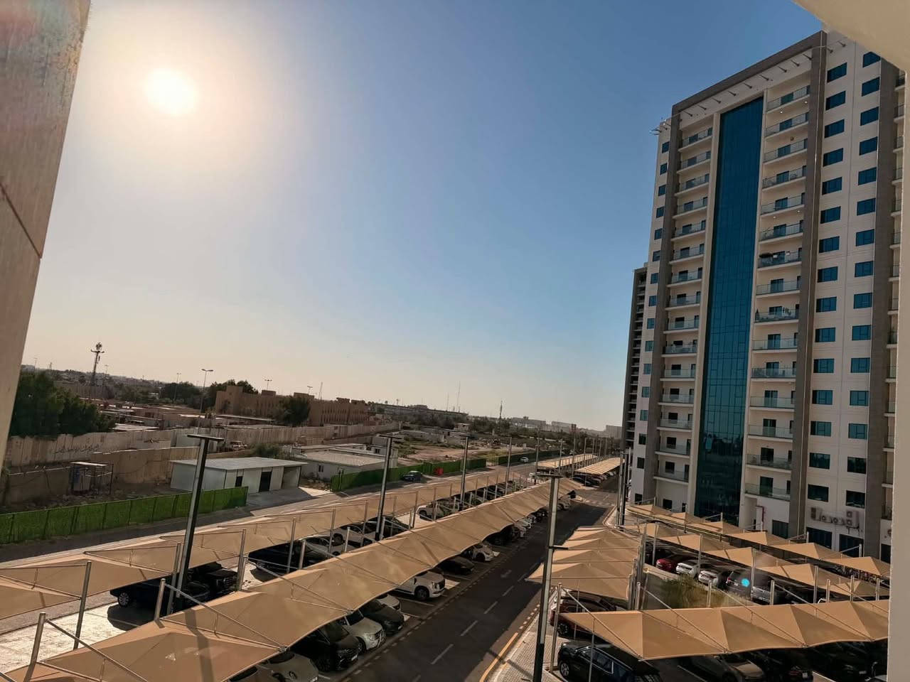 شقة للايجار في مجمع البروج
📍 المساحة: 157 م²
✨ المميزات: مجهزة بكاونتر + تبريد مركزي
🏡 الموقع: الشقة واقعة بمنطقة الهدير
🌅 الإطلالة: إطلالة جميلة ومفتوحة على المطار

تفاصيل الشقة:
• غرفتين نوم (واحدة ماستر)
• صالة واسعة
• مطبخ مجهز
• لوندري
• بلكونة
• 3 خدمات صحية

📞 للاستفسار والتواصل
***********

