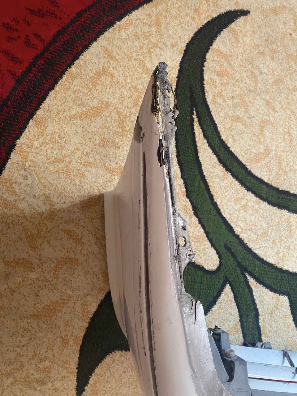 دعاميه مال صبغ هيا وبلوجكترات مال صبغ 
سعرها ٧٥ 
شباج علامة تيوتا اصلي اصلي ولا ليطه طاكه بي 
بس مجرد اني صبغته بيدي مصبوغ 
واليده مال قفل البنيد طاكه كون تشدله وحده 
مكاني نجف 
***********
