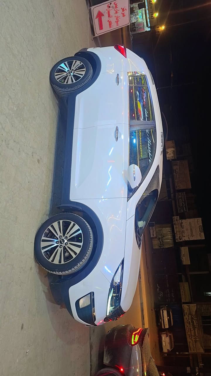 كيه سبورتج ٢٠١١ بغداد على وضع الشركه وبيه سونار  رصعات بسيطه مكانه حله مكلف بلنشر  *********** 

بسعر ١٣٥ وبيه مجال
