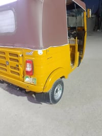 تكتك 19للبيع داخله ب 20رقم وسنويه تحويل ثاني يوم المكان حي اور 0773954...